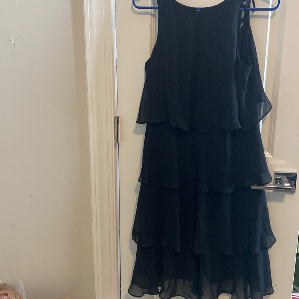 Dress - Picture 4 of 11